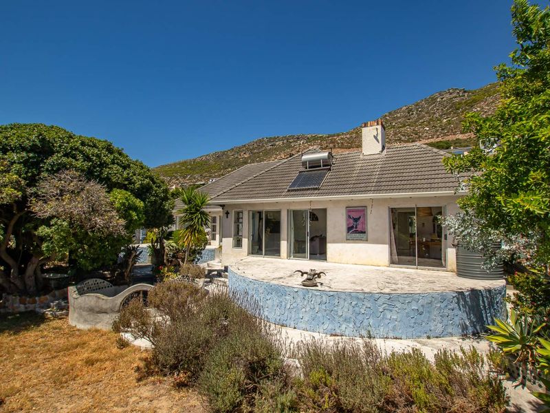 Charming Family Home with Spacious Design and Farmhouse Charm - Photo 6