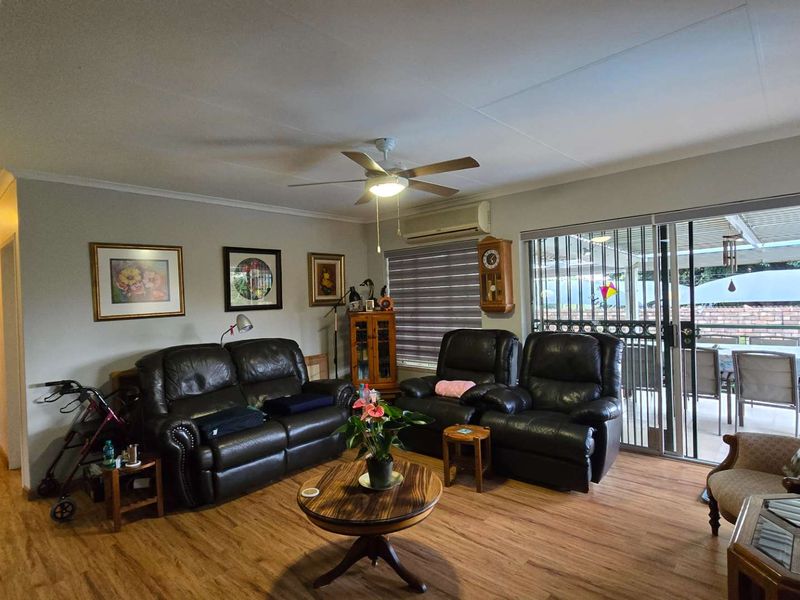 Charming and spacious 4 Bedroom Full Title House in Secure Estate in Magalieskruin - Photo 5