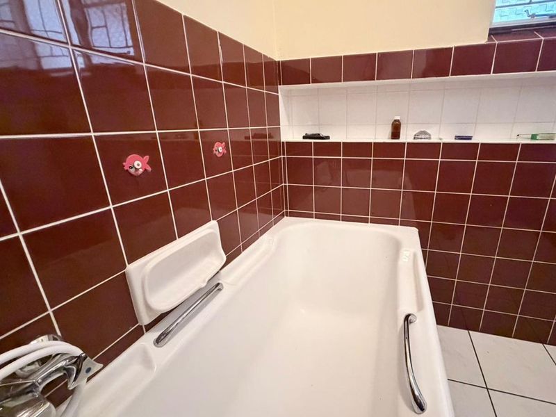 3 Bedroom House For Sale in Luxury Hill - Photo 3