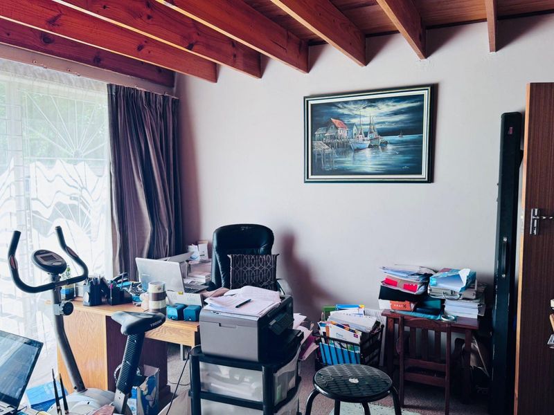 6 Bedrooms Property For Sale In Queenstown - Photo 8