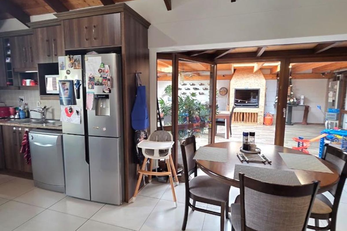 3 Bedroom Home for Sale in Ocean View Swakopmund - Photo 4