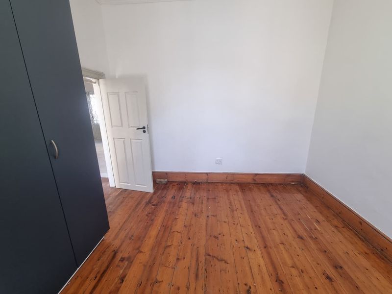 Unfurnished Loft 3-Bedroom House To Rent in Woodstock - Photo 9