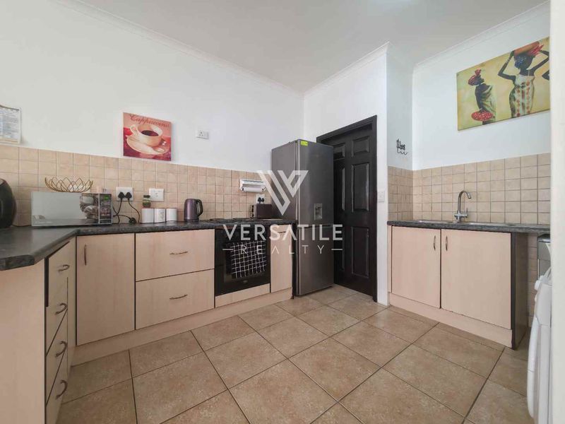 Town House For Sale - Photo 4