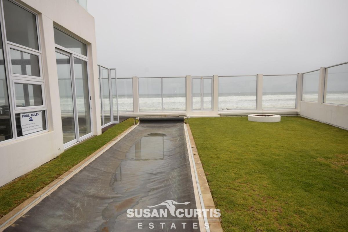 10 BEDROOM GUEST HOUSE FOR SALE IN VOGELSTRAND - Photo 4