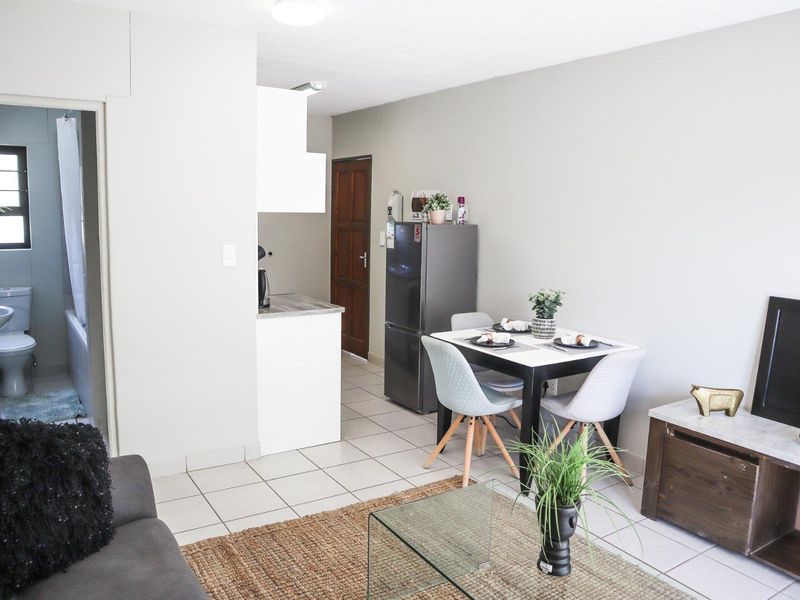 Green EDGE–Certified 2-Bedroom Apartments - Photo 10
