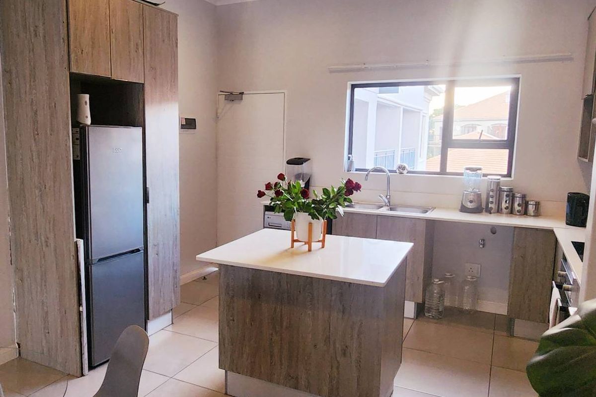 2 Bedroom  Apartment in the heart of Morningside for sale - Photo 5