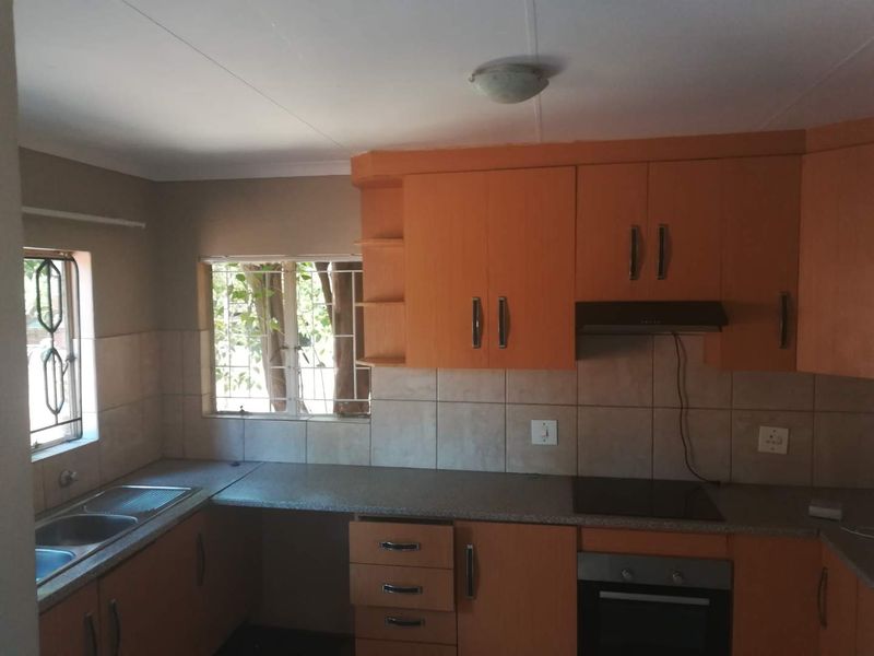 Lovely Home Available for Rent - Photo 5