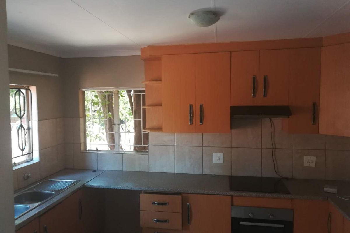 Lovely Home Available for Rent - Photo 5