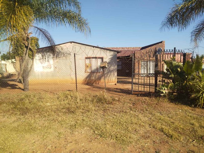 RDP house and 1 bedroom house for sale in Soshanguve South - Photo 6