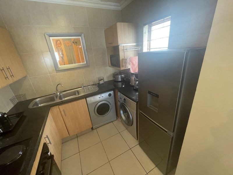 FURNISHED TWO BEDROOMS - Photo 10