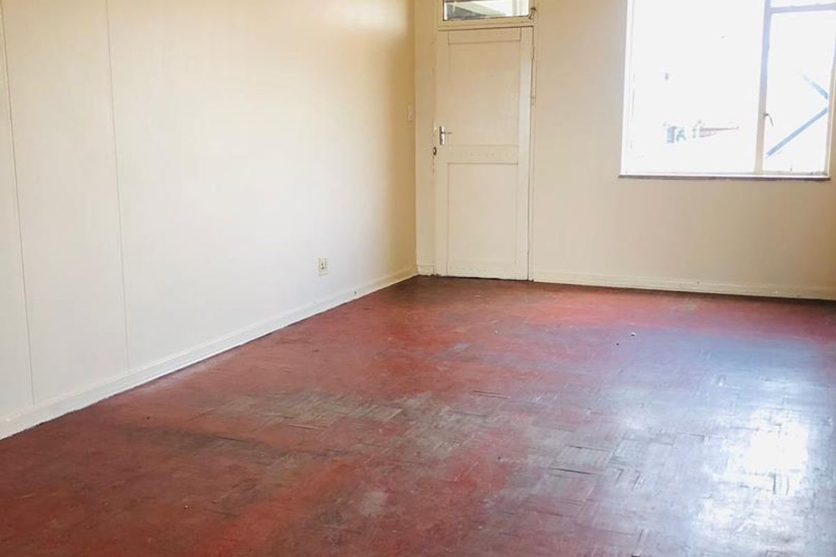 Explore Ideal Living: Security & Convenience Combined! - Photo 3