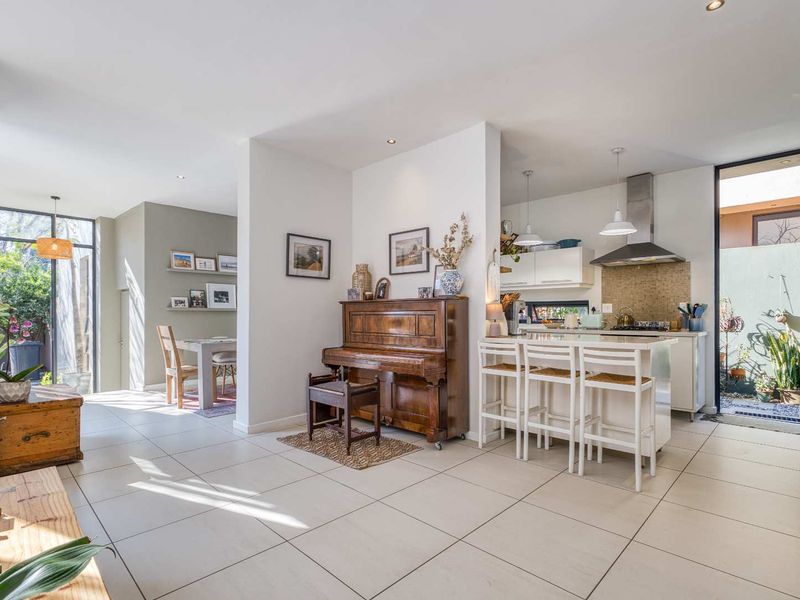 MODERN 3 BEDROOM HOUSE FOR SALE IN NORTH RIDING - Photo 5