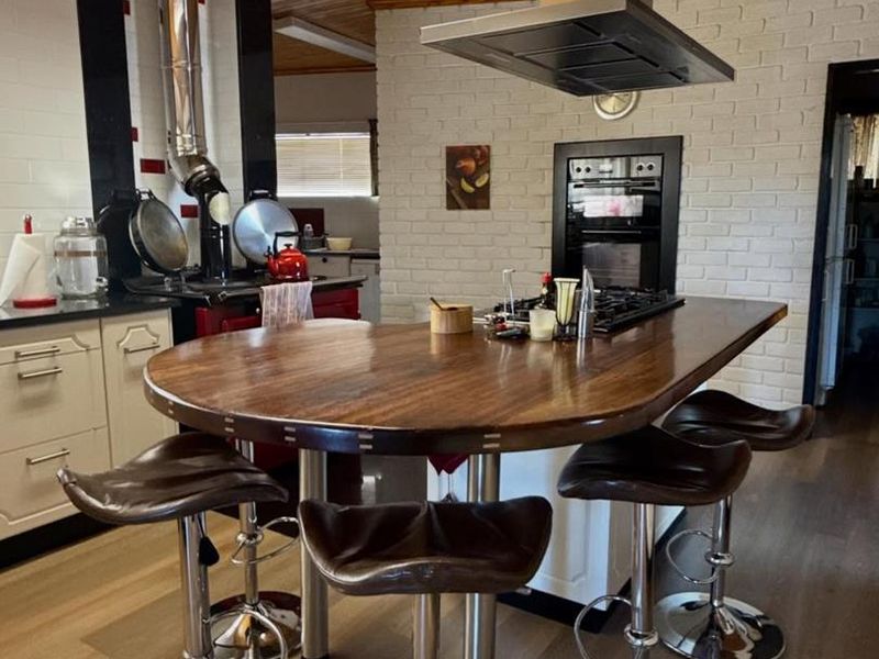 BEAUTIFUL FAMILY HOUSE FOR SALE LUDWIGSDORF, KLEIN WINDHOEK, NAMIBIA - Photo 9