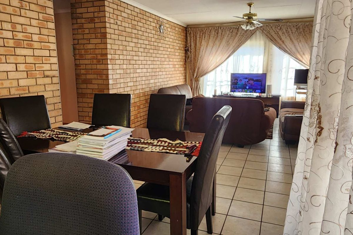 3 Bedroom House To Rent in Ninapark - Photo 2