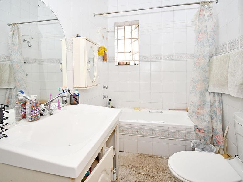 Position, position, position - Photo 7