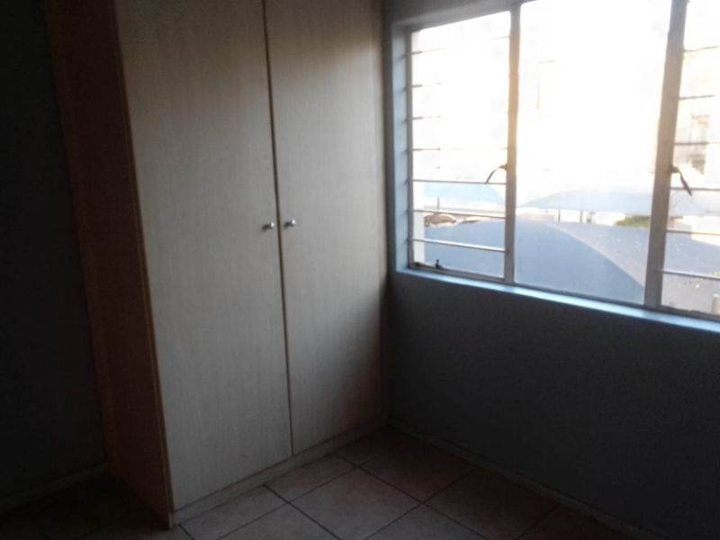 Apartment Flat for Rent in Park Square Klippoortjie Boksburg - Photo 9