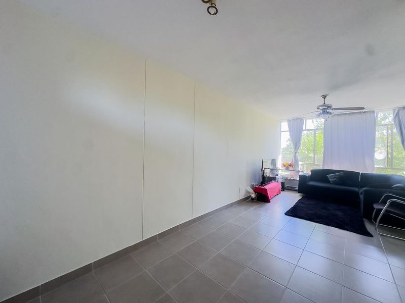 🏡 Fully Renovated 2-Bedroom Duplex in Secure Estate - Photo 6