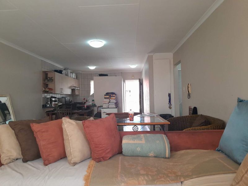 Affordable 2 Bedroom Apartment for Sale - Photo 3