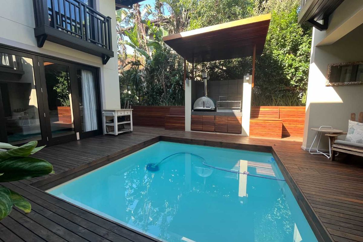 Stunning 5-Bedroom Family Home to Rent with Coastal Views - Photo 2