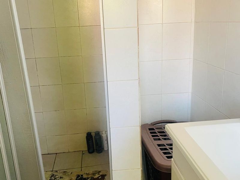 Townhouse For Sale - Photo 4