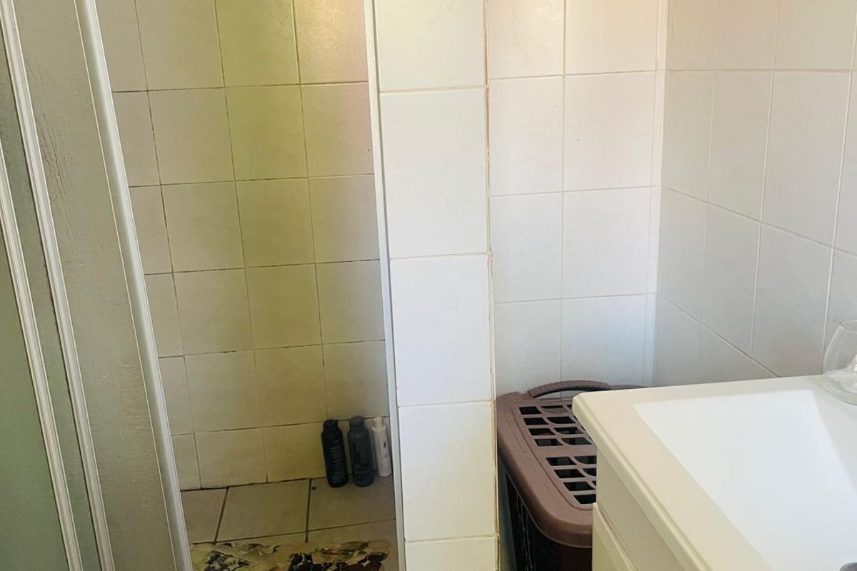 Townhouse For Sale - Photo 4