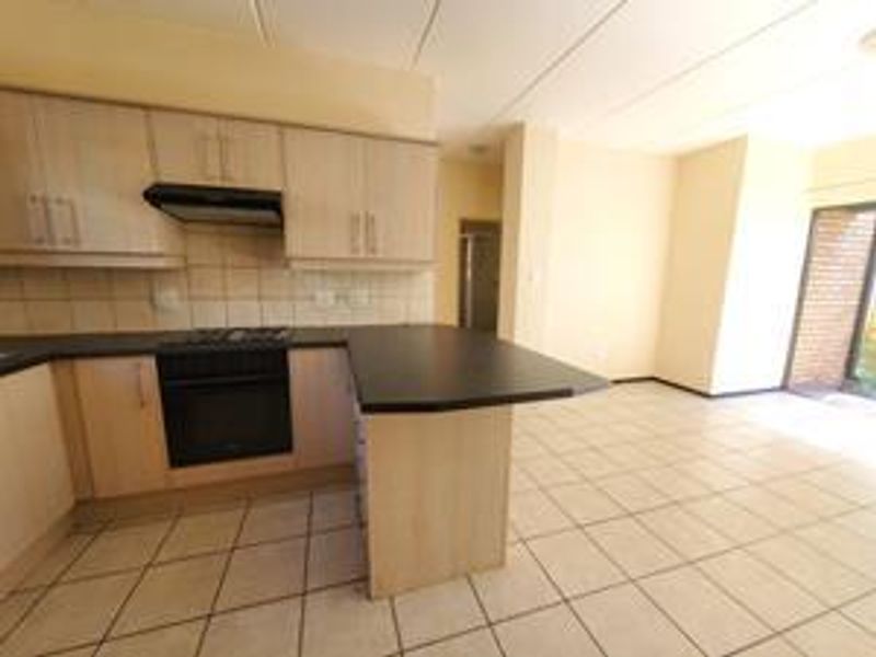 Experience the best of both Worlds: tranquility and access! - Photo 5