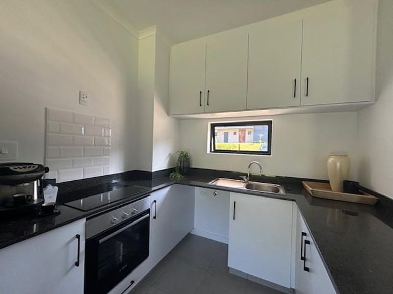 Charming 2 Bedroom Townhouses for Sale in Waterfall, Hillcrest. - Photo 2