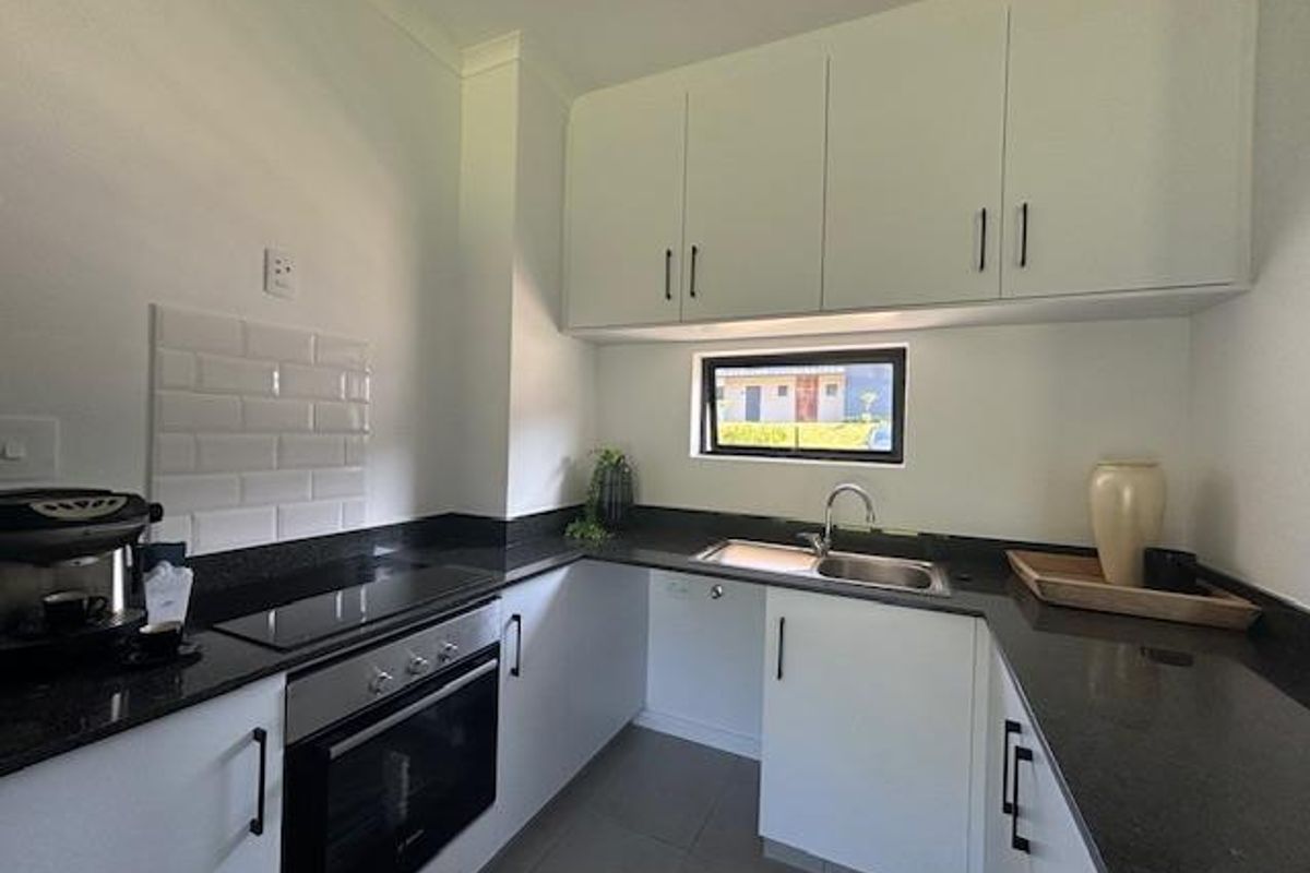 Charming 2 Bedroom Townhouses for Sale in Waterfall, Hillcrest. - Photo 2