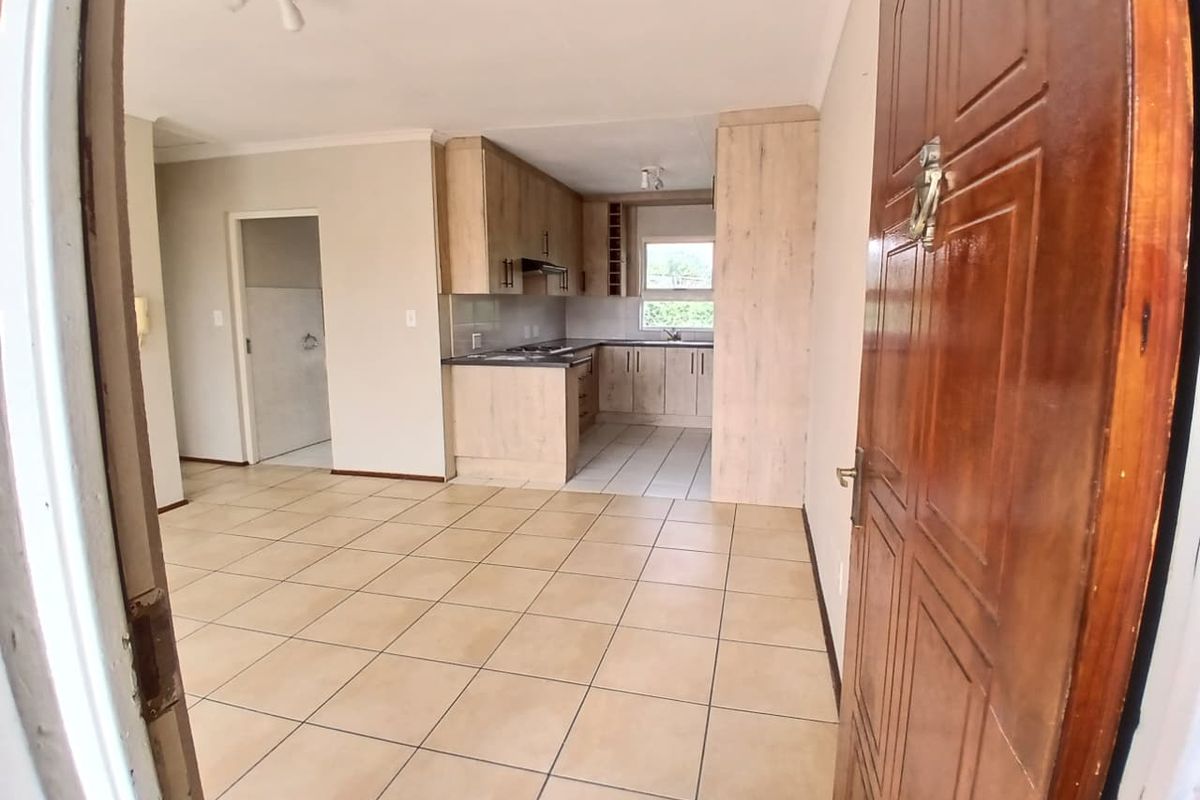 Charming 2-Bedroom Home with Modern Amenities - Photo 2