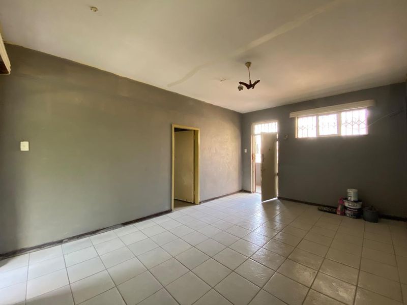 Spacious Apartment in Pretoria Central - Photo 3