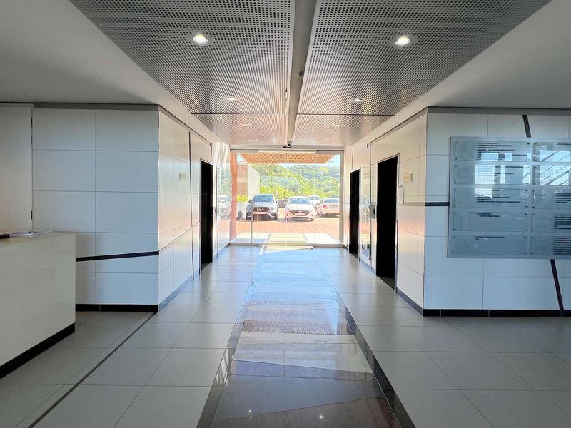 Premium Commercial Office for Sale in Umhlanga Ridgeside. - Photo 2