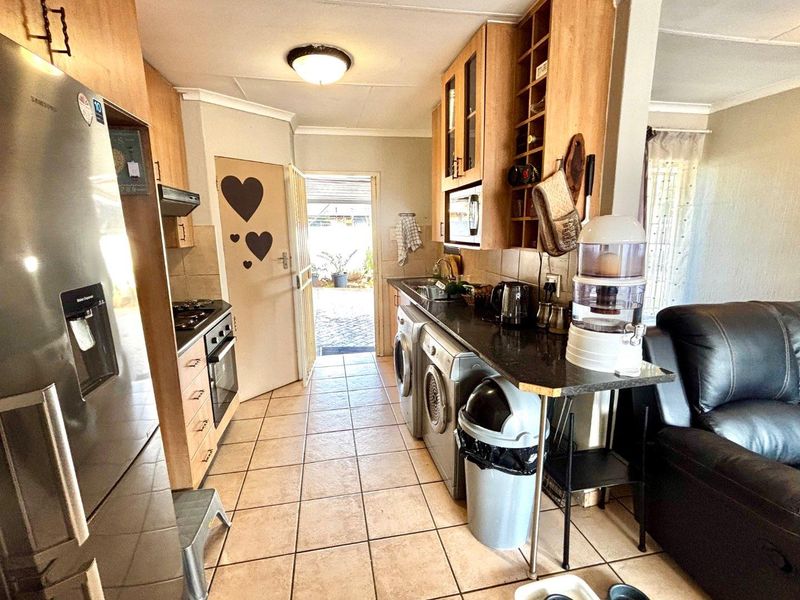 Ideal Starter Home: Space, Comfort & Opportunity Await. - Photo 10