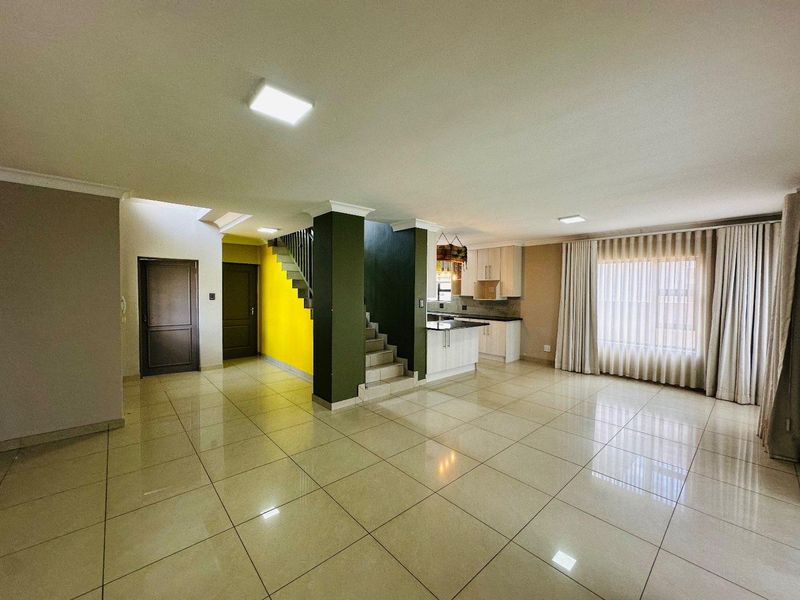 Modern 4-Bedroom Family Home in Secure Montana Estate – For sale - Photo 6
