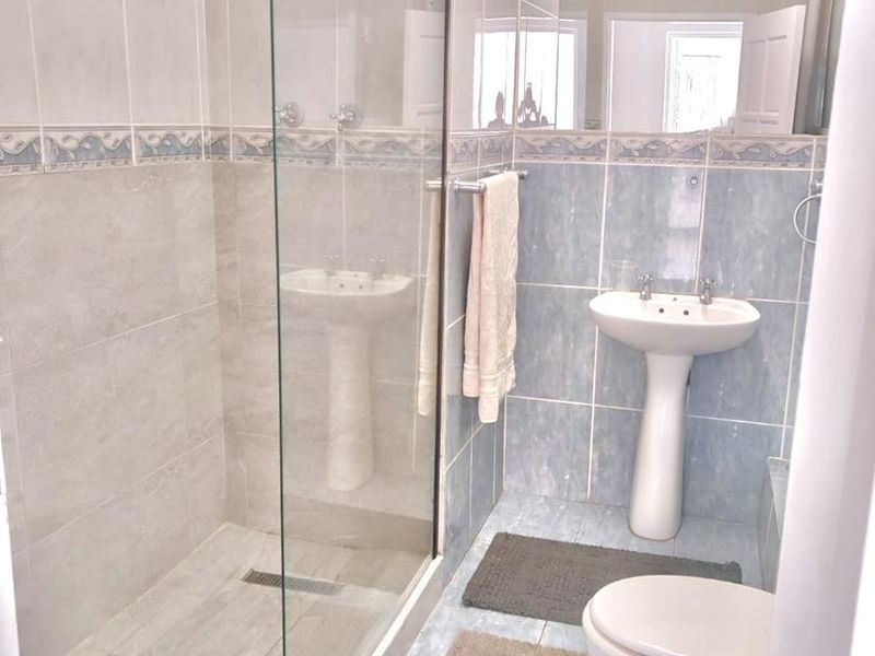 3 Bed Partially Furnished North Facing Flat - Views of Pretoria and the Pool - Photo 9