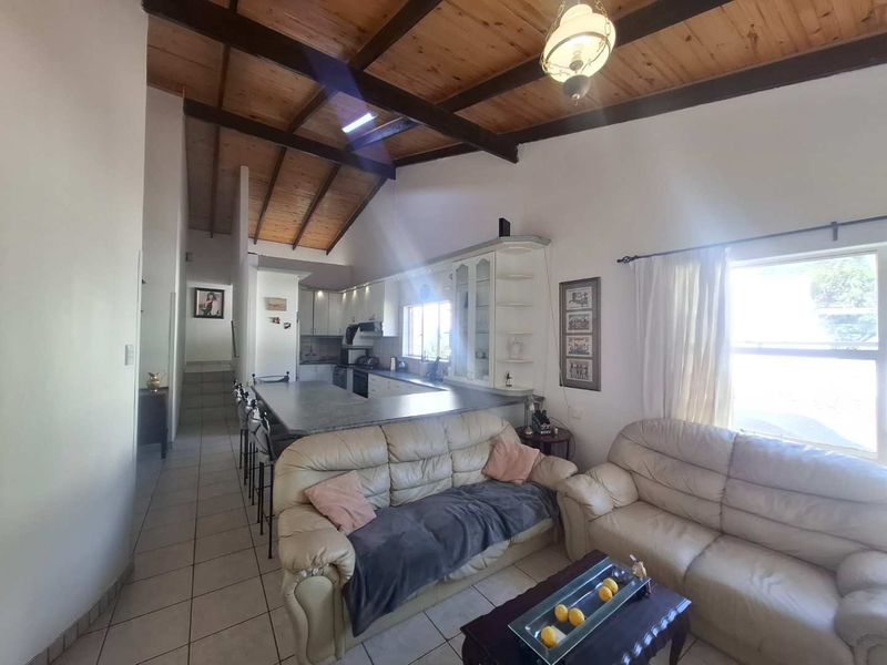 Family home with a two bedroom flat - Photo 10