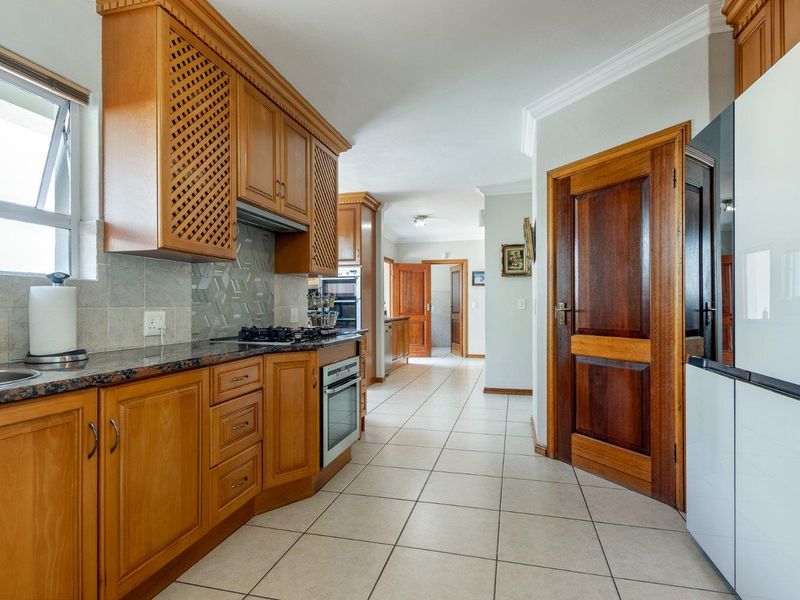 4 Bedroom House for Sale in Dainfern Golf Estate - Photo 7