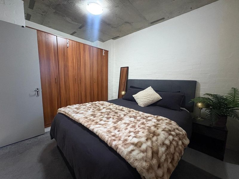 Modern Industrial Apartment with Ocean & Harbour Views | The Hub, Woodstock - Photo 6