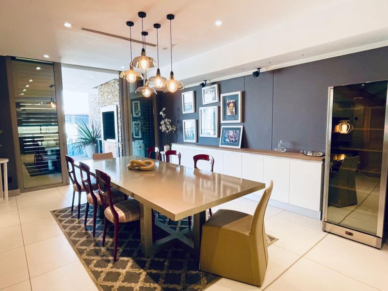2 Bed Furnished Penthouse on Sandown - Photo 3