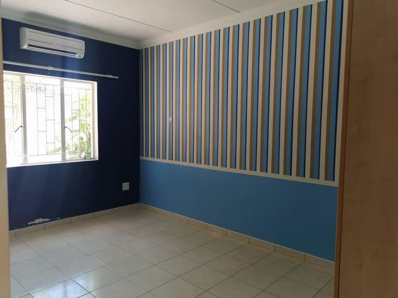 Neat 2x Flats on one Erf For Sale - Oshakati East - Photo 4