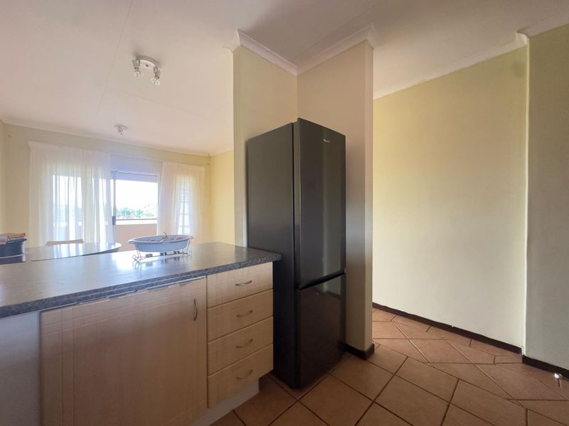2 Bedroom Townhouse with a Balcony - Photo 2