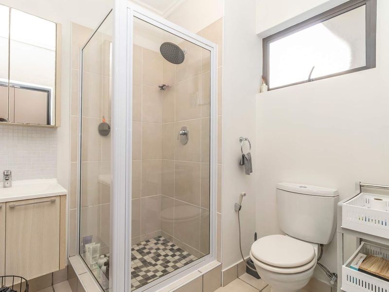 🌟 Stylish, Move-In Ready Bachelor in The Matrix, Paulshof – Exceptional Value! 🌟 - Photo 10