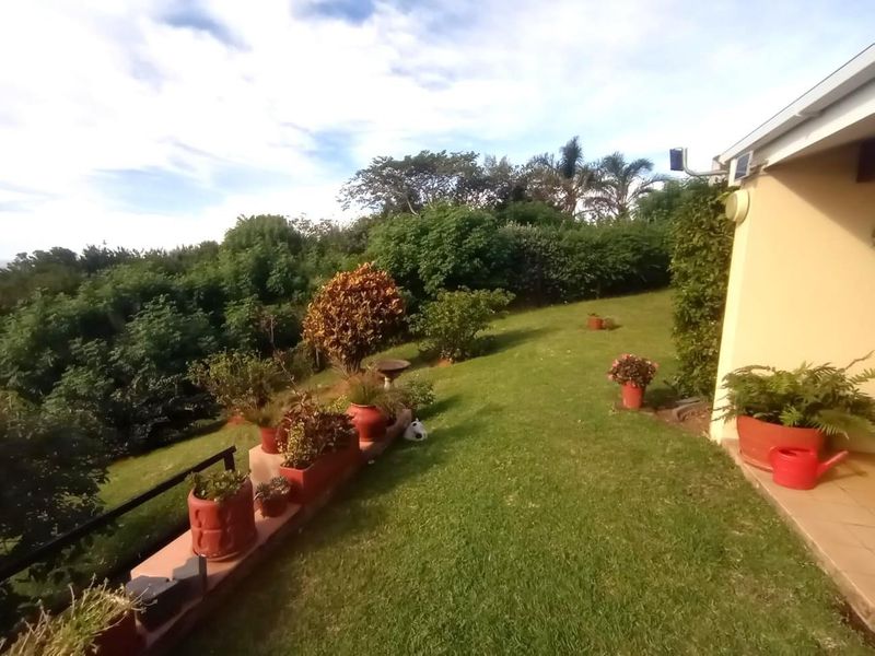 Sunny Port Edward Townhouse - Photo 3