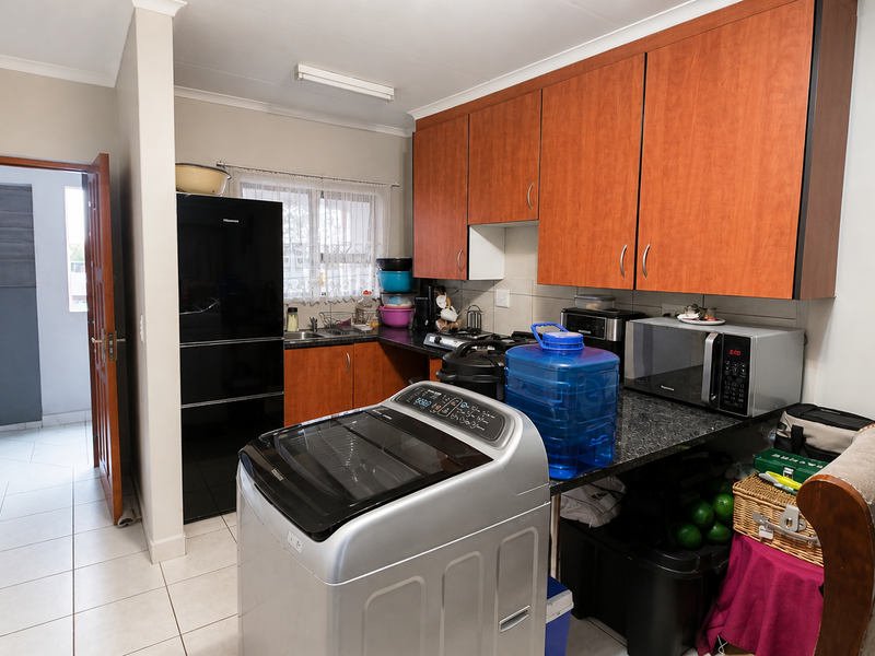 2-Bedroom First-Floor Apartment – Ideal Investment - Photo 4