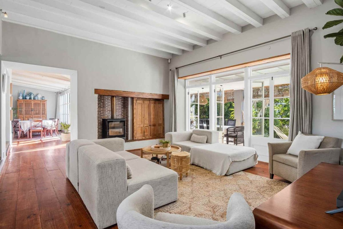 Contemporary Family Farmhouse - Photo 4