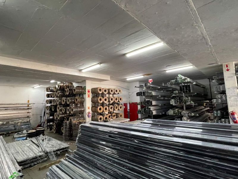 Prime 1,083m2 Ground Floor Warehouse | Stanhope Place | Springfield Park - Photo 5