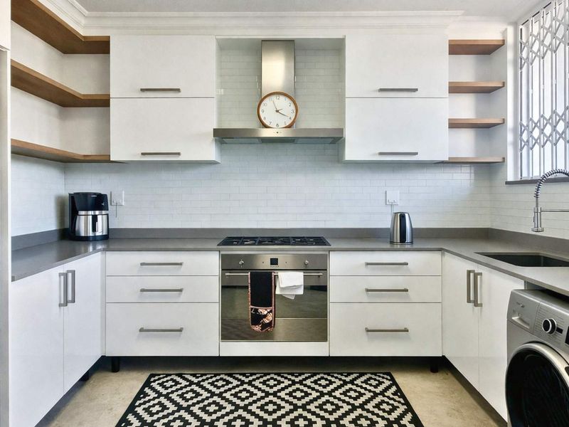 3 Bedroom Townhouse for Sale in La Lucia - Photo 3