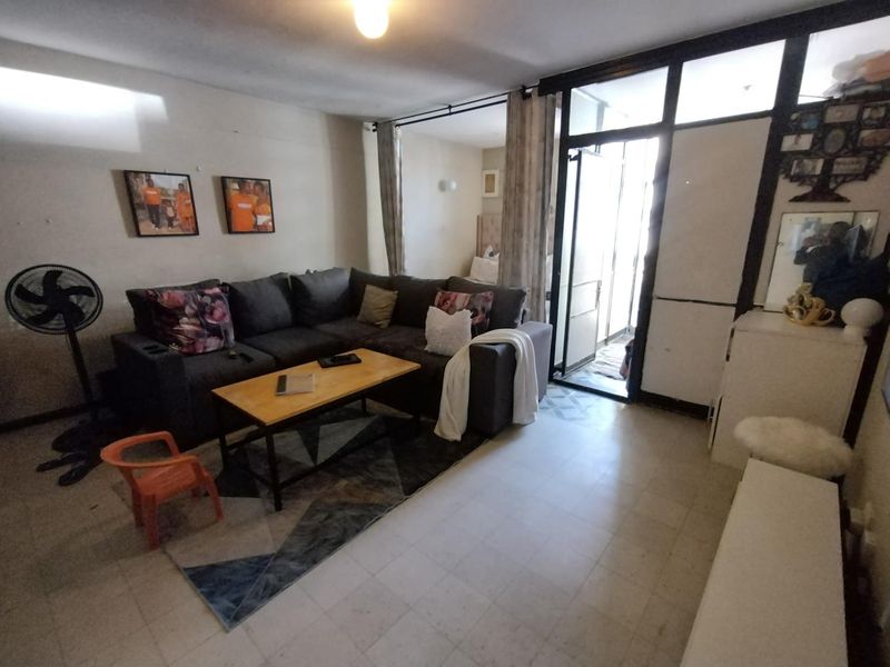 1 bedroom Apartment with Versatile Layout - Photo 2