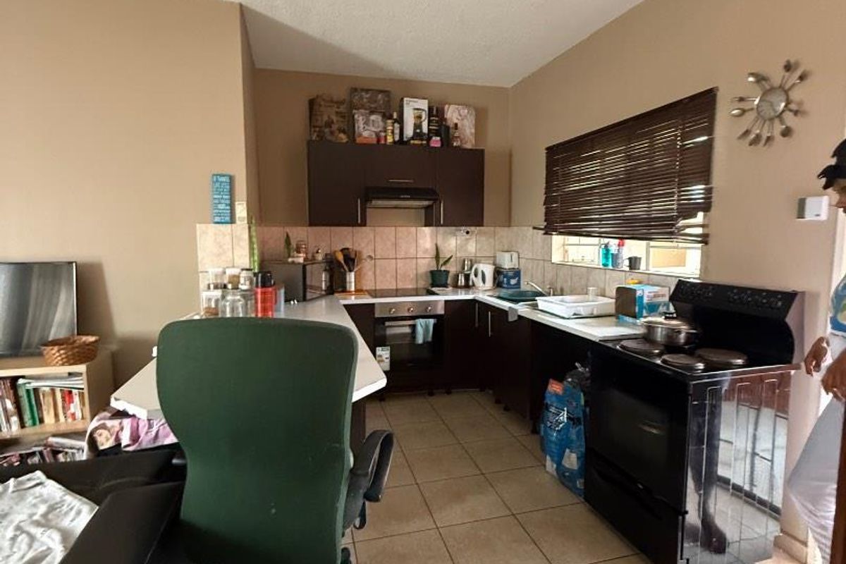 SOLD ! ROCKYCREST | APARTMENT - Photo 4