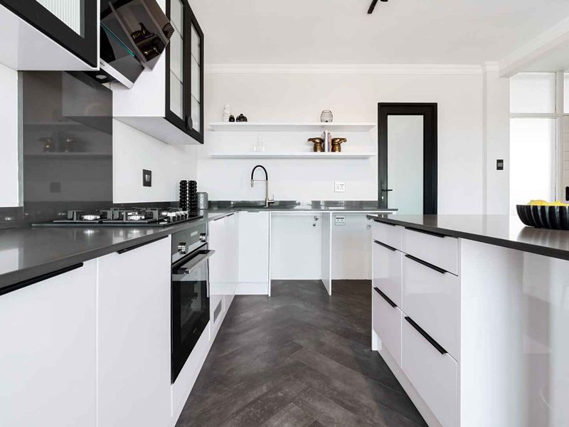 Top-Floor Luxury in Green Point! - Photo 3