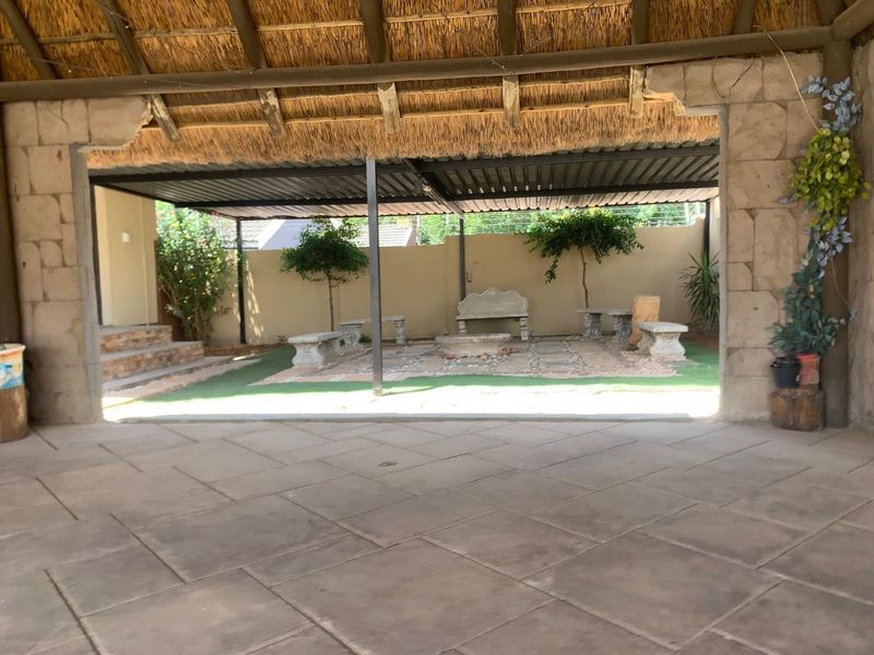 **Create Cherished Family Memories in the Heart of Glenanda - Photo 6